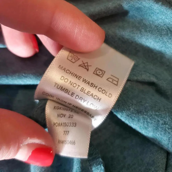 Runway Kids Youth Girls Long Sleeve Tee Workout Top w/ Thumbholes Sz XL/16 - Picture 9 of 15